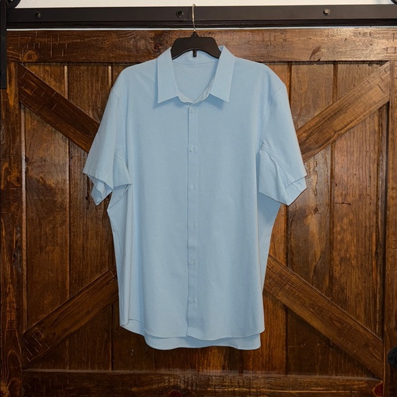 Lululemon Light Blue Short Sleeve Button-Up Shirt - Picture 1 of 3